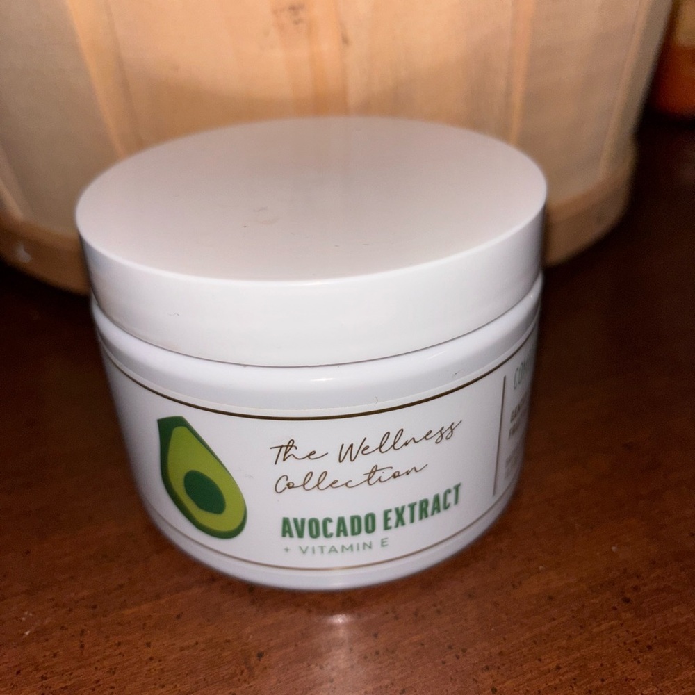 Avocado Extract + Vitamin Body Scrub